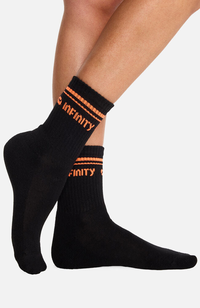 ::Black/ Vivid Orange