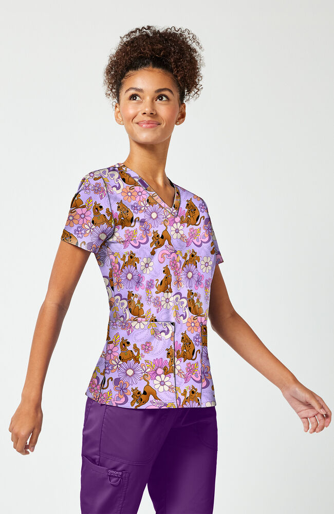 Women's Mystery Garden Scooby-Doo Print Scrub Top – AllHeart